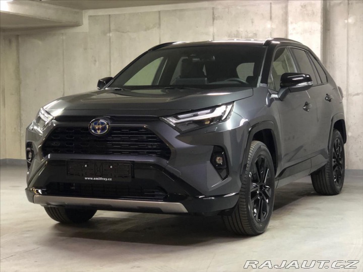 Toyota RAV4 2,5 HYBRID AWD SELECTION 2024