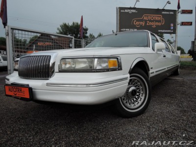 Lincoln Town Car Limuzína 9.m Pronájem