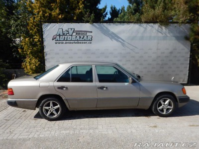 Mercedes-Benz 124 2.3 i automat 97 kw