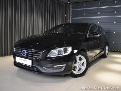 Volvo V60 2,0 T4 SUMMUM Bezklíč,Kam