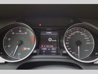 Audi S5  1800
