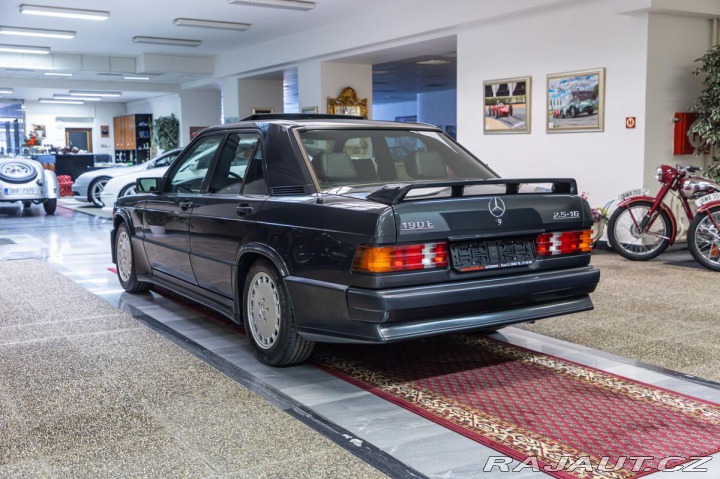 Mercedes-Benz 190 E 2,5 16V AMG 1990
