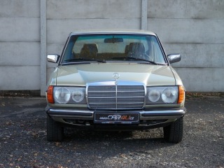 Mercedes-Benz 123 230E AUTOMAT 1982