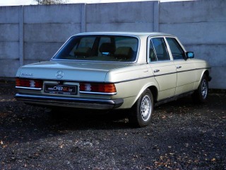 Mercedes-Benz 123 230E AUTOMAT 1982