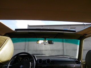 Mercedes-Benz 123 230E AUTOMAT 1982
