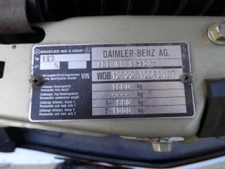 Mercedes-Benz 123 230E AUTOMAT 1982