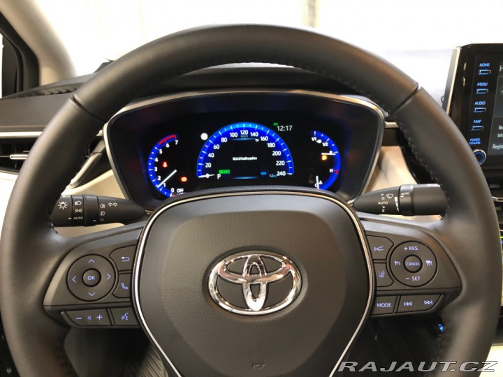 Toyota Corolla 1,8 HYBRID COMFORT TECH 2024