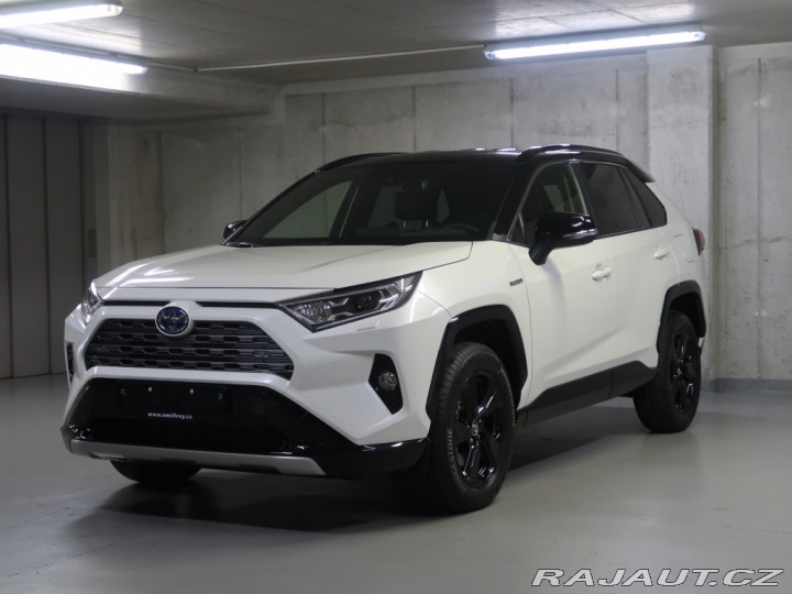 Toyota RAV4 2,5 HYBRID AWD SELECTION 2024