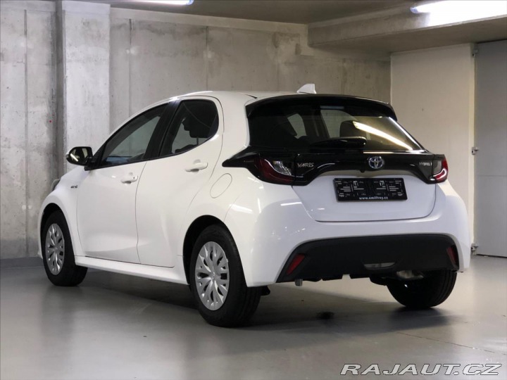 Toyota Yaris 1,5 HYBRID COMFORT 2024