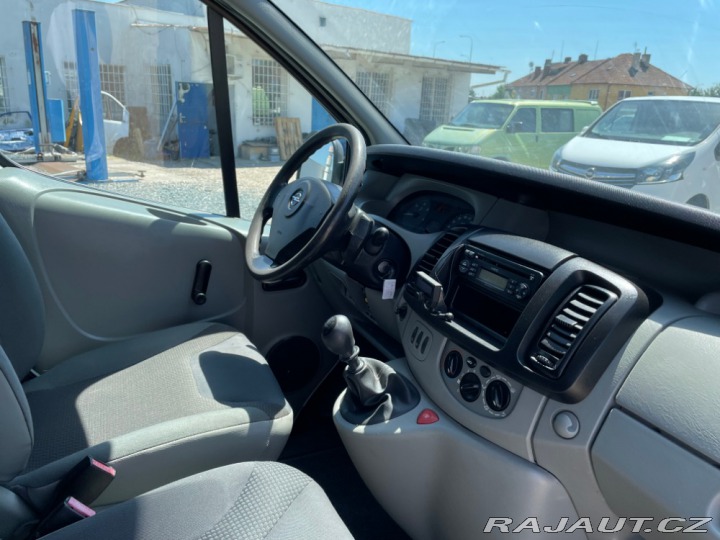 Opel Vivaro 2.0 CDTI L2H1 6 míst 2010