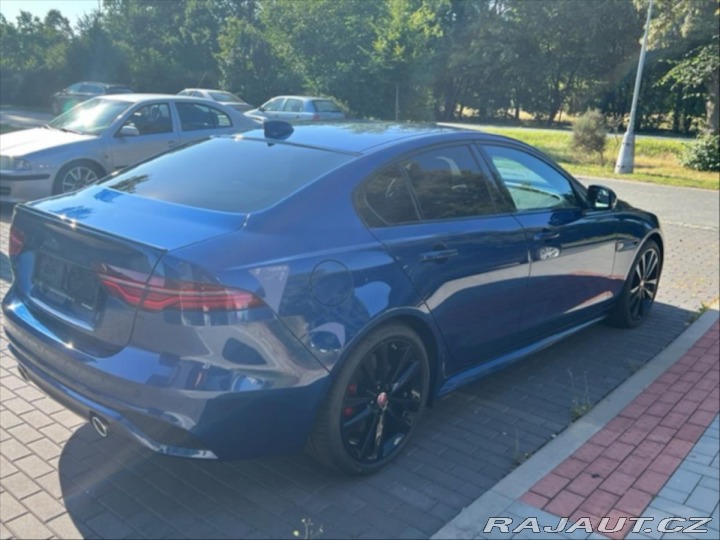 Jaguar XE 2,0 ihned k odběru R-Dyn 2023