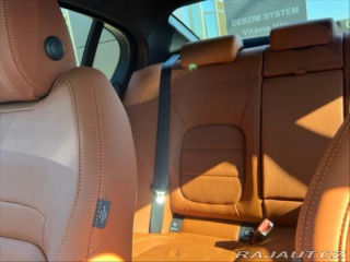 Jaguar XE 2,0 ihned k odběru R-Dyn 2023