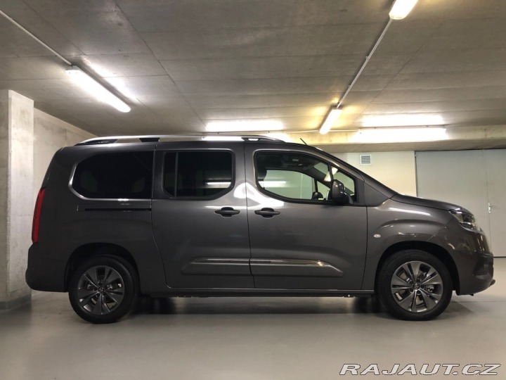 Toyota ProAce City 1,5 D-4D FAMILY LONG 2024