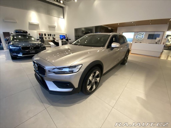 Volvo V60 2,0 B4 AWD Cross Countr 2022