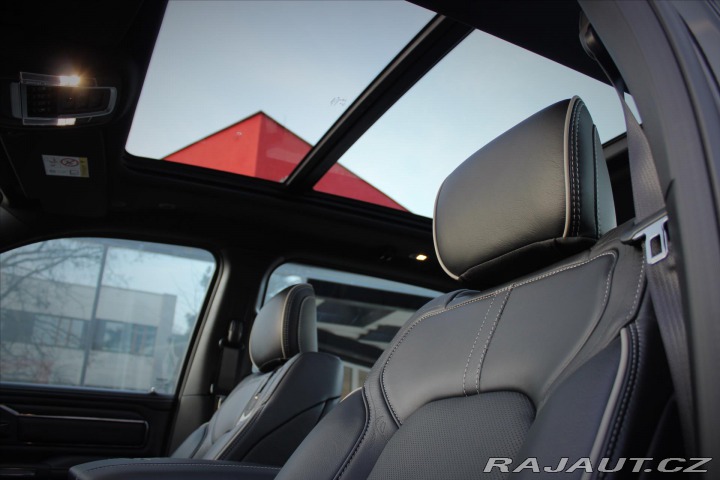 Dodge RAM 5,7 V8 HEMI Limited Night 2022