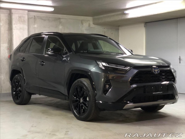 Toyota RAV4 2,5 HYBRID AWD SELECTION 2024