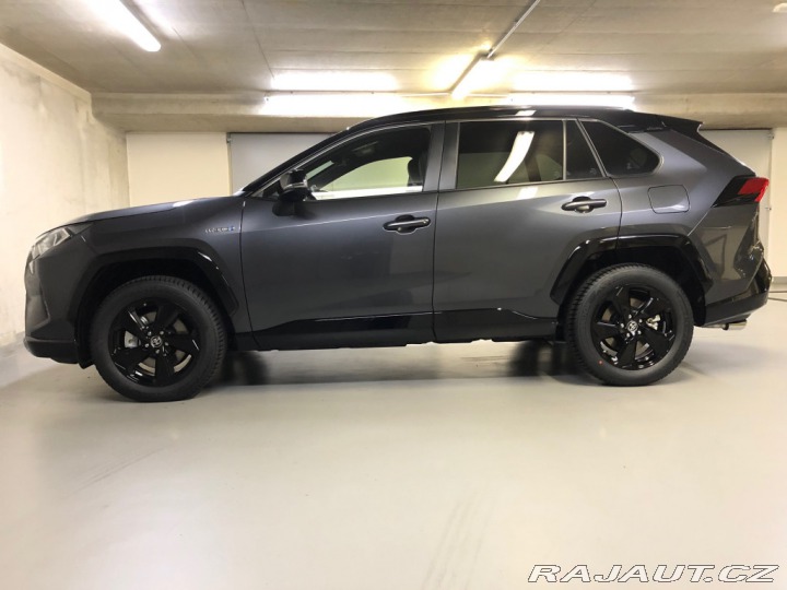 Toyota RAV4 2,5 HYBRID FWD SELECTION 2024