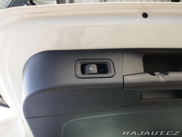 Mercedes-Benz GLB 220 D 4MATIC REZERVACE 2020