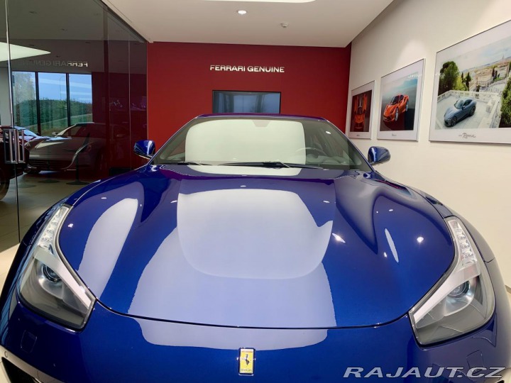 Ferrari GTC4Lusso V12 2019
