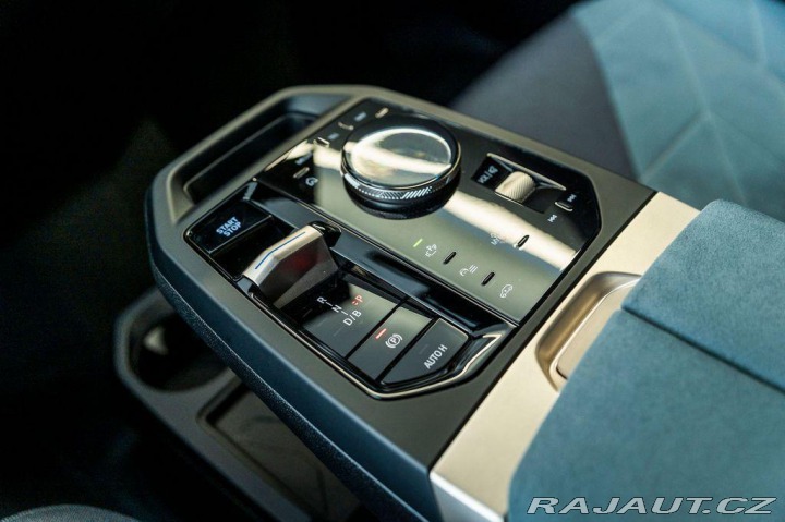 BMW Ostatní modely M60/Individual/B&W/Ve 2022