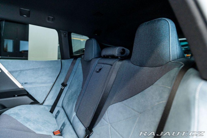 BMW Ostatní modely M60/Individual/B&W/Ve 2022