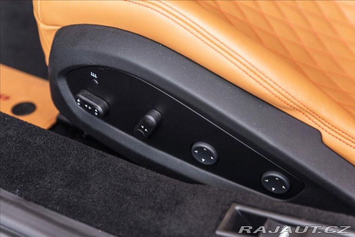 Ferrari F8 Tributo Coupé DCT 1800