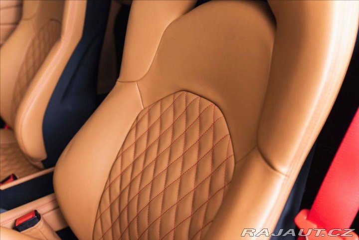 Ferrari F8 Tributo Coupé DCT 1800