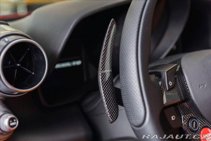 Ferrari F8 Tributo Coupé DCT 1800