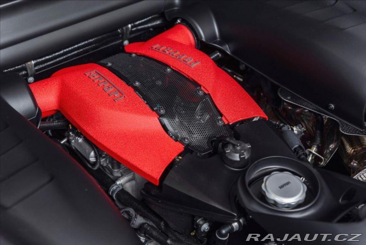 Ferrari F8 Tributo Coupé DCT 1800