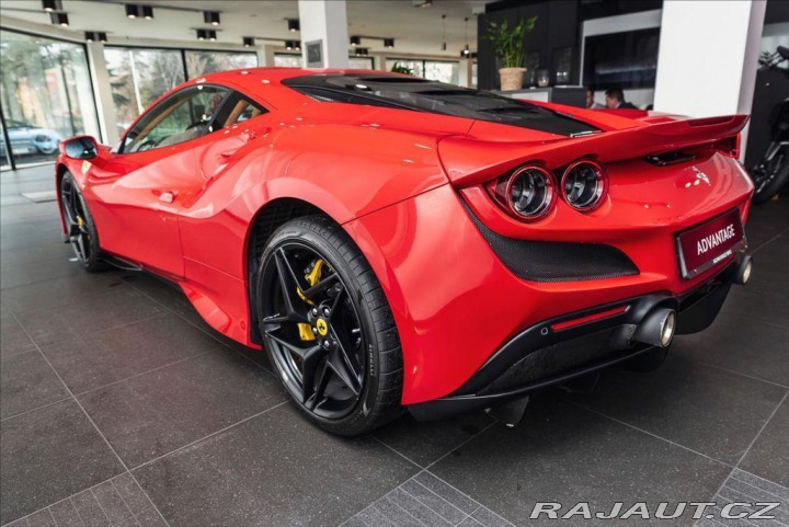Ferrari F8 Tributo Coupé DCT 1800