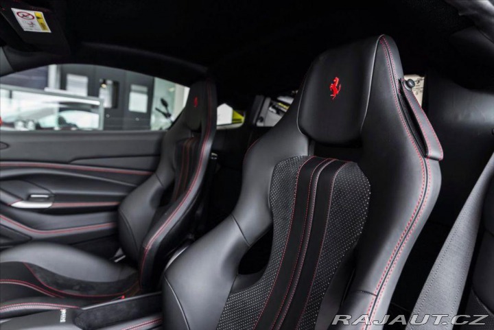 Ferrari F8 Tributo Coupé DCT/360°/20 1800