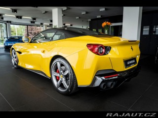 Ferrari Portofino Modrý Karbon/Pass.Display 2020