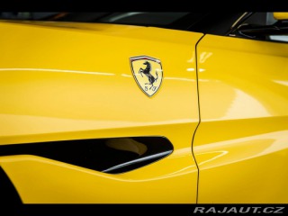 Ferrari Portofino Modrý Karbon/Pass.Display 2020