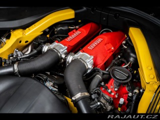 Ferrari Portofino Modrý Karbon/Pass.Display 2020