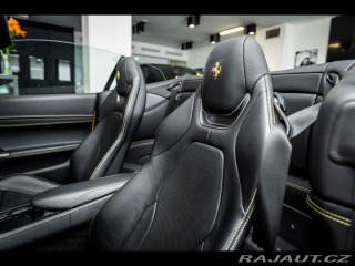 Ferrari Portofino Modrý Karbon/Pass.Display 2020