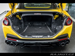 Ferrari Portofino Modrý Karbon/Pass.Display 2020