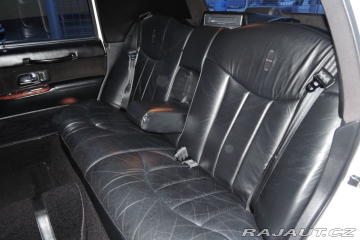 Lincoln Town Car Limuzína 9.m Pronájem 1995