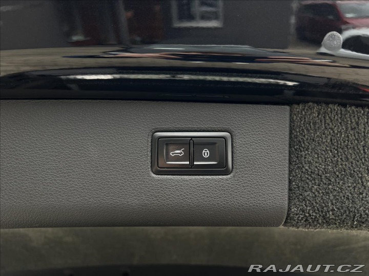 Bentley Bentayga 4,0 V8 S Mulliner Záruk 2018