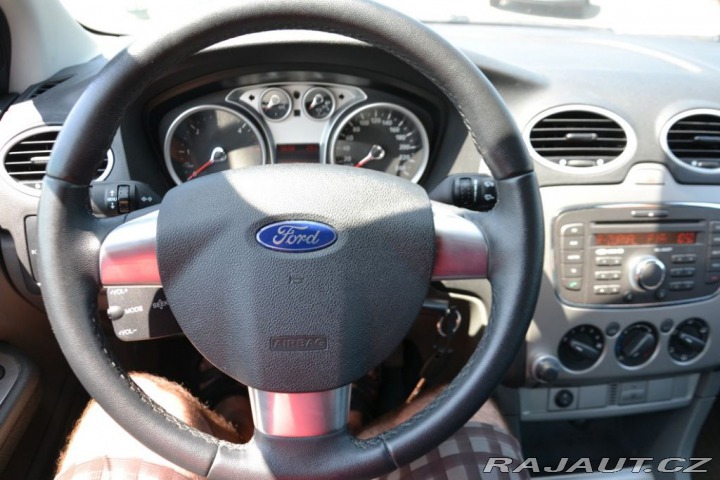 Ford Focus 1,6 Serv.kniha TOP stav 2011