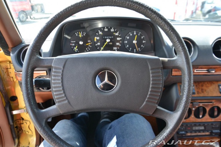 Mercedes-Benz 123 2,3 W123 230C 1979
