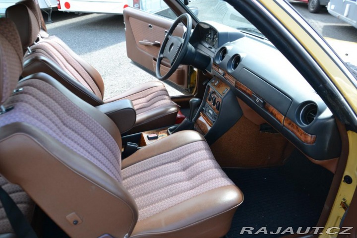 Mercedes-Benz 123 2,3 W123 230C 1979