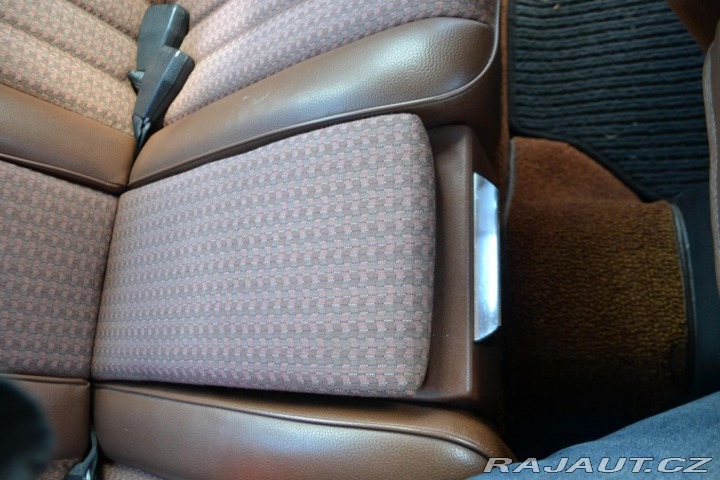 Mercedes-Benz 123 2,3 W123 230C 1979