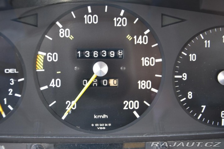 Mercedes-Benz 123 2,3 W123 230C 1979