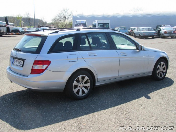 Mercedes-Benz C 2,1 200 CDI Servisní knih 2009