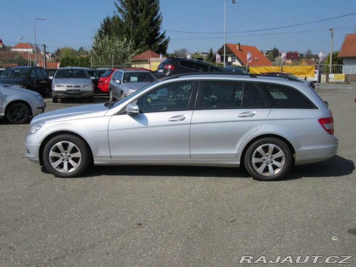 Mercedes-Benz C 2,1 200 CDI Servisní knih 2009