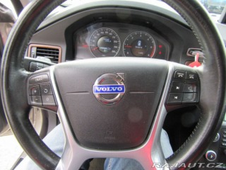 Volvo V70 1,6 Momentum, servisní kn 2009