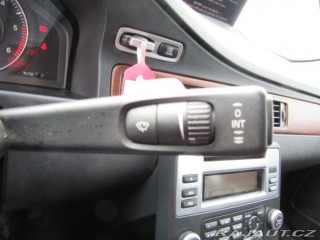 Volvo V70 1,6 Momentum, servisní kn 2009