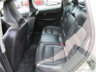 Volvo V70 1,6 Momentum, servisní kn 2009
