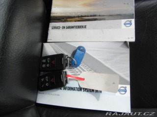 Volvo V70 1,6 Momentum, servisní kn 2009
