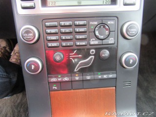 Volvo V70 1,6 Momentum, servisní kn 2009